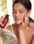 Ahava Apple of Sodom könnyű krém a mély ráncokra SPF 30 50 ml
