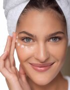 Ahava Beauty Before Age luxus krém szemre és szemhéjra a duzzanatokra és a sötét karikákra 15 ml
