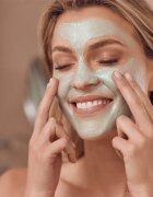 Ahava Mineral Mud élénkítő arcmaszk hidratáló hatással 50 ml