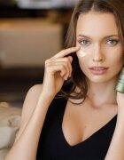 Ahava Safe Retinol ránctalanító szérum retinollal 30 ml