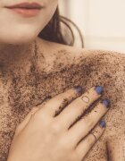 Almara Soap Face & Body Scrub cukros peeling testre és arcra illattal Sweet Coffee 110 g