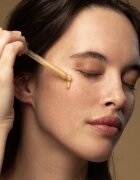 Antipodes Glow Vitamin C élénkítő szérum a bőröregedés első jeleinek eltüntetésére 10 ml