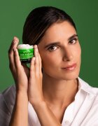 Apivita Bee Radiant Cream - Rich Texture extra tápláló arckrém a bőr öregedése ellen és a bőr feszesítéséért 50 ml