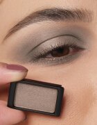 Artdeco Eyeshadow Pearl szemhéjpúder utántöltő gyöngyházfényű árnyalat 17 Pearly Misty Wood 0.8 g