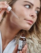 Australian Bodycare Tea Tree Oil & Hyaluronic Acid hyaluron szérum a bőr intenzív hidratálásához 30 ml