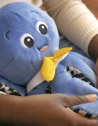 Baby Einstein Octoplush™ zenélő játék 3m+ 1 db