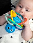 Baby Einstein Opus's Shake & Soothe Teether Toy & Rattle rágóka csörgővel 0 m+ 1 db