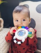 Baby Einstein Outstanding Opus Rattle & Teether Sensory Toy rágóka csörgővel 1 db