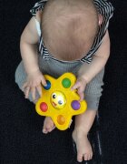 Baby Einstein Pop & Glow Starfish interaktív játék 6 m+ 1 db