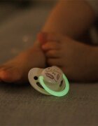 BabyOno Take Care Anatomical Silicone Soothers cumi Day & Night 18m+ 2 db
