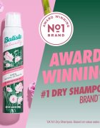 Batiste Naturally Bamboo & Gardenia száraz sampon a felesleges faggyú felszívódásáért és a haj frissítéséért 200 ml