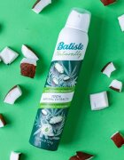 Batiste Naturally Coconut & Hemp száraz sampon a felesleges faggyú felszívódásáért és a haj frissítéséért 200 ml