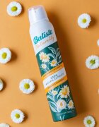 Batiste Naturally Green tea & Chamomile száraz sampon a felesleges faggyú felszívódásáért és a haj frissítéséért 200 ml