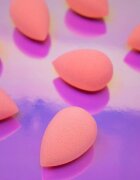 beautyblender® Beauty.Blusher Cheeky arc szivacs 1 db