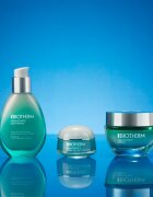 Biotherm Aquasource Total Eye Revitalizer sötét karikákra és duzzanatokra való szemkrém hűsítő hatással 15 ml