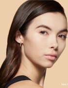 Bobbi Brown Sheer Finish Pressed Powder gyengéd kompakt púder árnyalat Pale Yellow 9 g