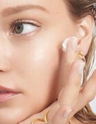 Bobbi Brown Vitamin Enriched Eye Base hidratáló szemkörnyékápoló krém B3 B5 B6- és B12-vitaminnal 15 ml