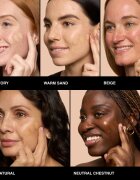 Bobbi Brown Weightless Skin Foundation SPF 15 Mini tartós matt alapozó hidratáló hatással árnyalat Warm Honey 13 ml