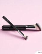 BrushArt Professional B11 Angled foundation brush make – up ecset B11 1 db