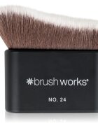 Brushworks Blending Face & Body Brush kabuki ecset testre és arcra típus NO. 24 1 db