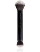 Brushworks Double Ended egy kis kefe folyékony krém és por termékek alkalmazásához típus NO. 6 1 db
