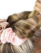 Brushworks Heatless Curling Scrunchie göndörítő hajgumi 1 db