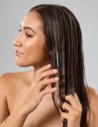 Bumble and Bumble Bb.Super Rich Conditioner krémes hajkondicionáló hidratálást és fényt biztosít 1000 ml
