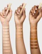 Burberry Beyond Wear Concealer tartós korrektor árnyalat 100 Medium-Deep Neutral 8 ml