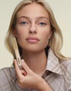 Burberry Beyond Wear Concealer tartós korrektor árnyalat 100 Medium-Deep Neutral 8 ml