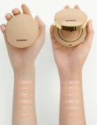 Burberry Beyond Wear Perfecting Matte Cushion tartós alapozó sminkszivaccsal SPF 15 árnyalat Fair Warm 10 14 g