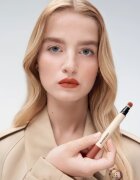 Burberry Brit Matte Veil hidratáló folyékony matt rúzs árnyalat Red Brick 656 3 ml