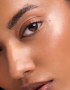 Catrice Cloud Tint Cushion Highlighter folyékony élénkítő szivacsban árnyalat C010 Stay Halo’d 4 g