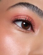 Catrice Eye Blusher folyékony szemhéjfesték csillámporral árnyalat 030 Berry Haze 7 ml