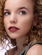 Catrice Glass Like Dewy Lip Tint Magasan pigmentált szájfény hidratáló hatással árnyalat 040 You Do You 3 ml