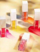 Catrice Glossing Glow tonizáló olaj az ajkakra árnyalat 020 - Drama Mama 4 ml