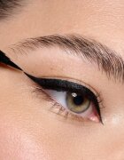 Catrice Hyper Liner Brush Eyeliner tartós vízálló szemhéjtus árnyalat 010 Ever Black 0.52 ml
