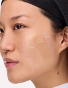 Catrice Invisible Cover Cushion Foundation mattító make-up szivaccsal SPF 30 árnyalat 033W 10 g