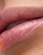 Catrice Jelly Spark Lip Balm tonizáló ajakbalzsam a csillogó fényért árnyalat 030 Glitter BAE 2.5 g