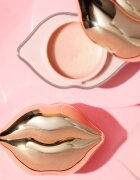 Catrice KISS & GLOW hidratáló ajakbalzsam csillámporral árnyalat C01 Lust For Love 6 g
