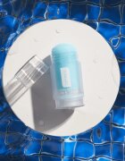 Catrice POOLSIDE OF LIFE hidratáló és regeneráló stick hűsítő hatással árnyalat Pool Down 36 g