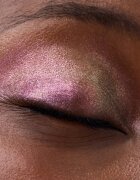 Catrice Prismatic Shift Eyeshadow szemhéjfesték multikromatikus hatással árnyalat 010 Pink Horizon 1 g