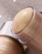 Catrice Seashell Stories highlighter arcra és testre árnyalat C01 Goldplay 30 g