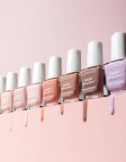 Catrice Sheer Beauties Strengthening Nail Polish körömerősítő lakk árnyalat 010 Milky Not Guilty 10.5 ml