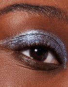Catrice Space Glam folyékony szemhéjfesték árnyalat 010 Milky Way 2 ml