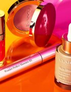 Clarins Lip Comfort Oil Limited Edition ajak olaj hidratáló hatással árnyalat 22 daring orange 7 ml