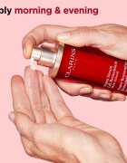 Clarins Super Restorative Remodelling Serum aktív szérum az arckontúrok kisimulásáért 30 ml