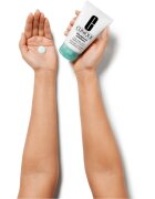 Clinique Blackhead Solutions 7 Day Deep Pore Cleanse & Scrub arctisztító peeling a mitesszerek ellen 125 ml