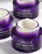 Clinique Smart Clinical™ Repair Wrinkle Correcting Eye Cream feltöltő szemkrém a ráncok ellen 30 ml