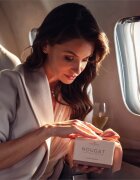 COCOSOLIS NOUGAT bársonyos vaj a testre élénk és hidratált bőr csillámporral 250 ml