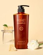 DAENG GI MEO RI Honey Therapy Professional Plus Shampoo regeneráló sampon a gyenge és sérült hajra 500 ml